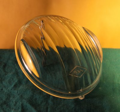 glas för strålkastare modell 1