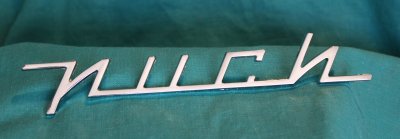"PUCH"-emblem för bakskärm