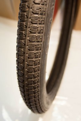 däck, 2,00 x 19" LANDSV. IRC