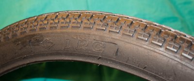däck 2,50 x 19" LANDSV. IRC