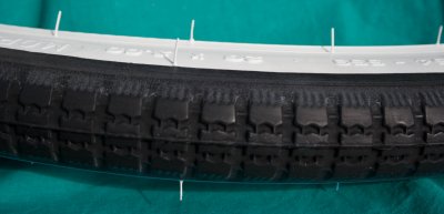 däck 2,00 x 26" 559mm VIT SIDA